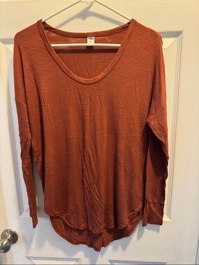 Old Navy Women's Long-Sleeve Scoop Neck Top - Rust Brown